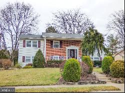 421 Hunting Park Lane, York PA 17402