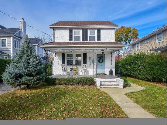 33 Avenue B Avenue, Port Washington NY 11050