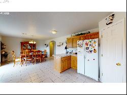 215 Kestrel Ln, Roseburg OR 97471