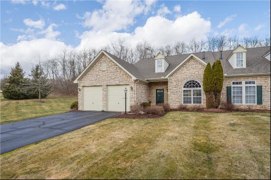 1045 Surrey Woods Dr, North Strabane PA 15317