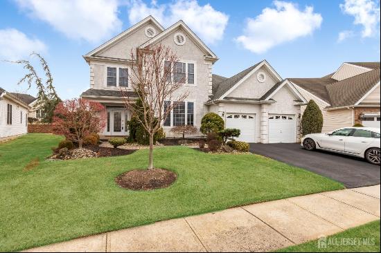 27 Crooked Stick Place, Monroe NJ 08831