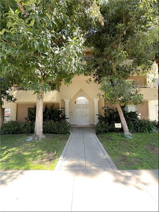 4358 Mammoth Avenue #14, Sherman Oaks CA 91423