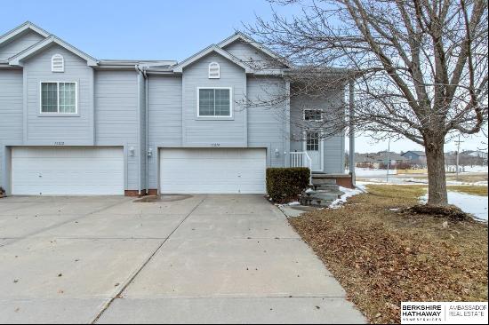 15210 Camden Circle, Omaha NE 68116