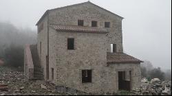 Farmhouse with land, to be completed, Parrano, Terni – Umbria