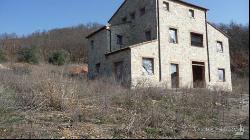 Farmhouse with land, to be completed, Parrano, Terni – Umbria