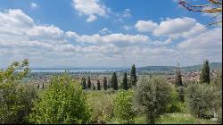 The Lake Castle, Tuoro, Perugia - Umbria