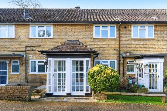 Discover this charming first-floor maisonette, elegantly presented and generously proporti