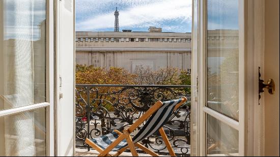 A magnificent apartment with a balcony.