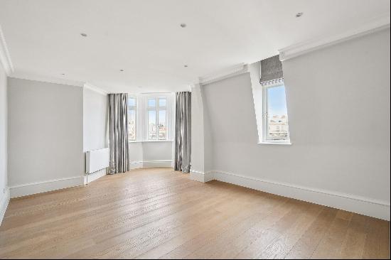 A 4 bedrooms apartment to rent on Sloane Street, SW1