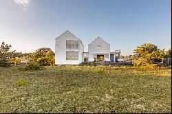 Stelle Lomont Designed Amagansett Beach House with Reserve Views