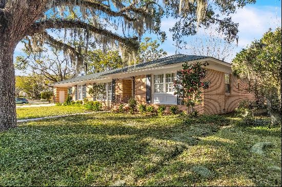 Charming One-Level Brick Home in Ardsley Park