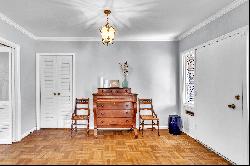 Charming One-Level Brick Home in Ardsley Park