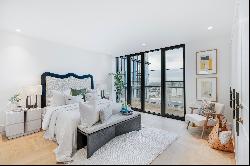 Three-bedroom apartment with stunning views of the London landmarks