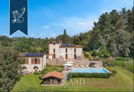 Finely-renovated typical Tuscan farmhouse for sale in Valdera, between Pisa and Florence