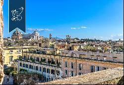 Exclusive property with a big panoramic terrace and boundless views for sale in Rome