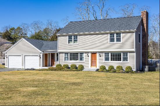 Charming Colonial on a Private Cul-de-Sac