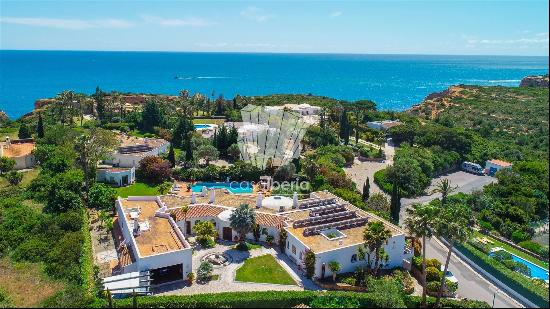 Traditional Villa with Pool, Garden, and Studio