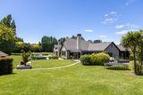 Luxury Coatesville Estate – 6-Bedroom Retreat on 4ha