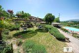 WONDERFUL ACCOMMODATION STRUCTURE IN CENTRAL AREA WITH LARGE PARK