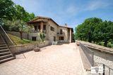 WONDERFUL ACCOMMODATION STRUCTURE IN CENTRAL AREA WITH LARGE PARK