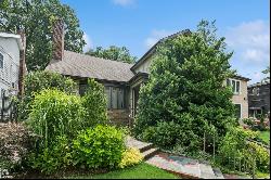 195 -22 Mclaughlin Avenu, Glendale, NY, 11423, USA