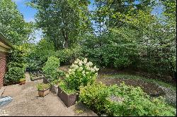 195 -22 Mclaughlin Avenu, Glendale, NY, 11423, USA