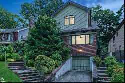 195 -22 Mclaughlin Avenu, Glendale, NY, 11423, USA