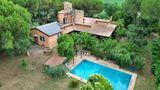 AMAZING VILLA WITH POOL AND EXPANSIVE LAND