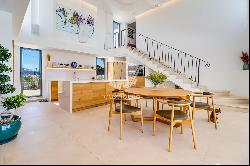 Detached Villa with Panoramic Sea Views