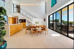 Detached Villa with Panoramic Sea Views