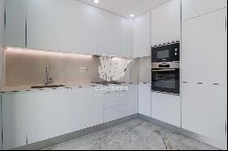 Modern Elegance Near Porto de Mós