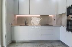 Modern Elegance Near Porto de Mós