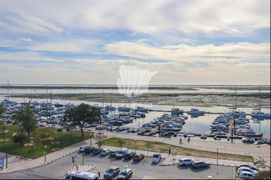 Waterfront Residences with Ria Formosa Vistas