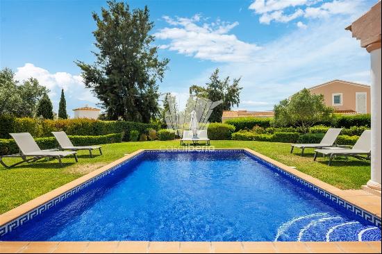 Gorgeous villa with pool and garage