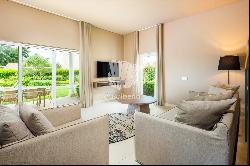 Gorgeous villa with pool and garage