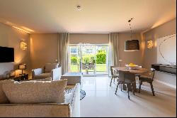 Gorgeous villa with pool and garage