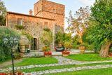Medieval property near Cortona with Panoramic Views