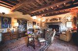 Medieval property near Cortona with Panoramic Views