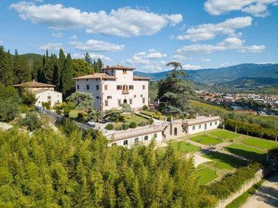 Historic Villa South of Florence with Parkland and Spa - 10 acres