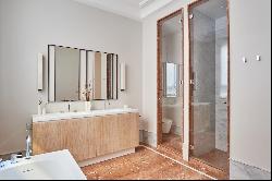 Paris 16th District – An exceptional 4-bed apartment