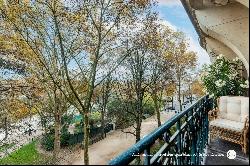 Paris 7th District  -  A magnificent apartment commanding an exceptional view