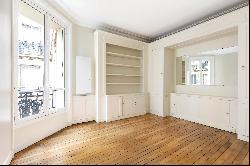 Paris 7th District  -  A magnificent apartment commanding an exceptional view