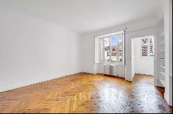 Versailles Notre Dame – A 6-bed family apartment