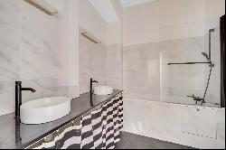 Versailles Notre Dame – A 6-bed family apartment