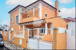 outstanding Waterfront Luxury