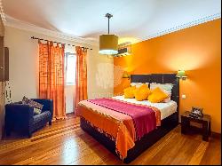 outstanding Waterfront Luxury