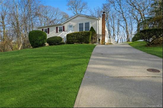 23 Amagansett Drive