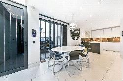 Southwick Yard, Titchborne Row, London, Titchborne Row W22PX