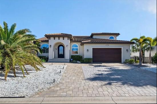 562 Ranger Ln, Longboat Key, FL 34228, USA