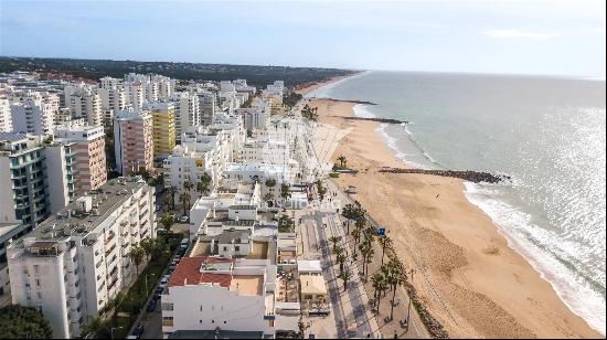 Modern Seafront Residence with Stunning Ocean Vistas